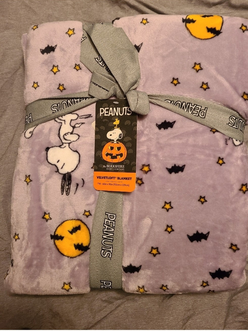 New Purple Peanuts Snoopy Halloween Plush Blanket By Berkshire